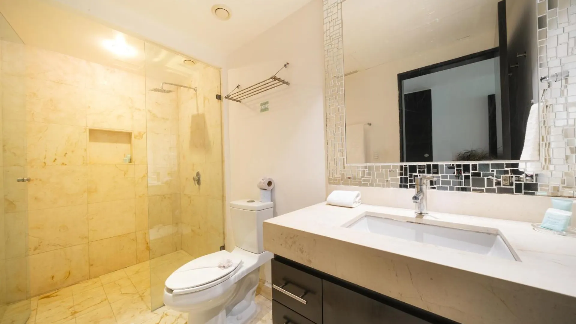 Infinity Pool And Private Beach Club - Luxury Complex The Elements Condos - Gh8 Playa del Carmen