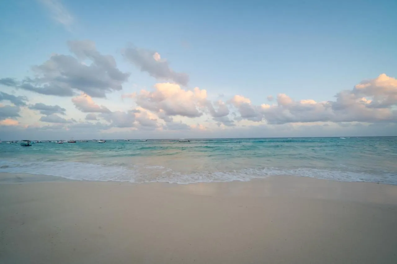 Infinity Pool And Private Beach Club - Luxury Complex The Elements Condos - Gh8 Playa del Carmen Mexico