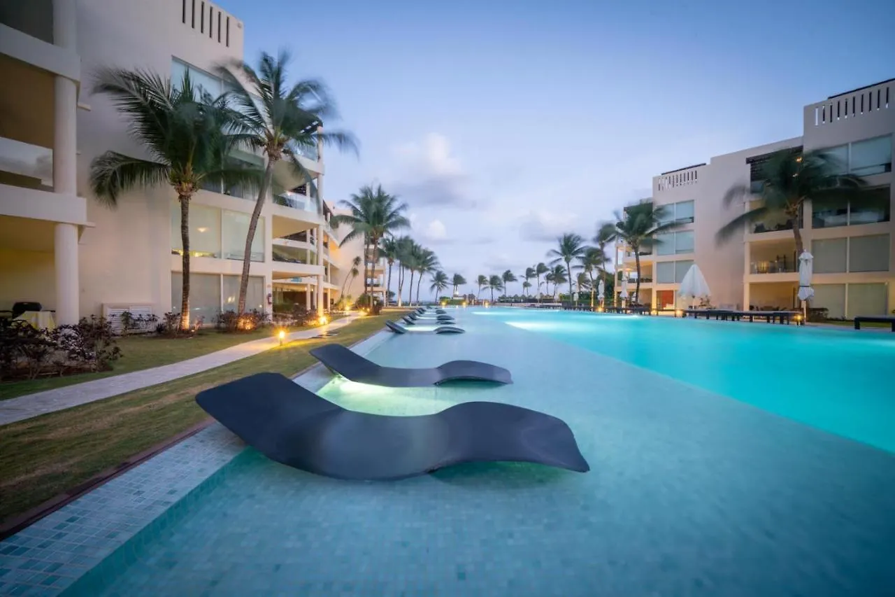 Infinity Pool And Private Beach Club - Luxury Complex The Elements Condos - Gh8 Playa del Carmen Mexico