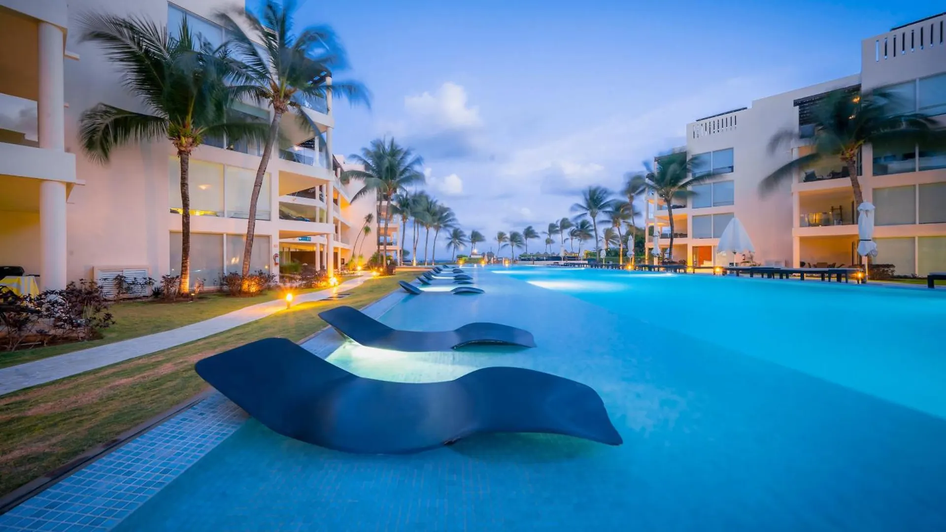 Holiday home Infinity Pool And Private Beach Club - Luxury Complex The Elements Condos - Gh8 Playa del Carmen