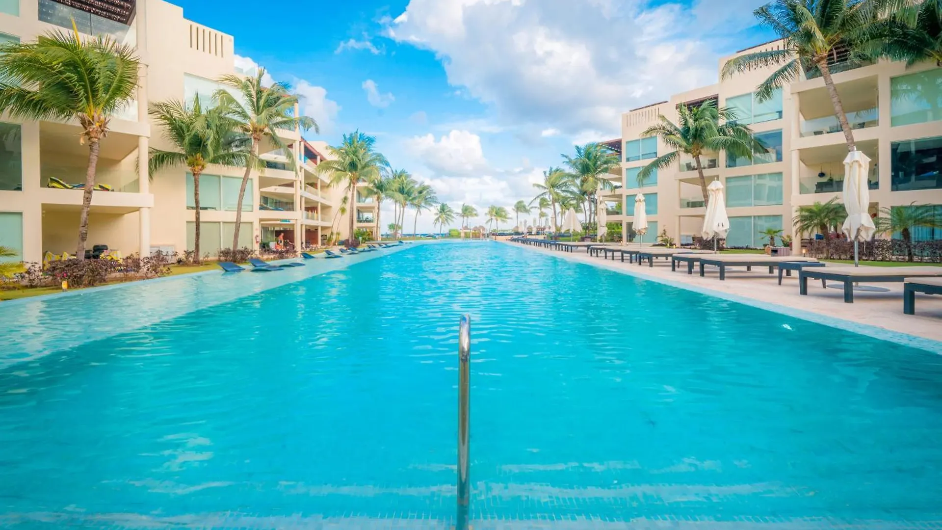 Infinity Pool And Private Beach Club - Luxury Complex The Elements Condos - Gh8 Playa del Carmen