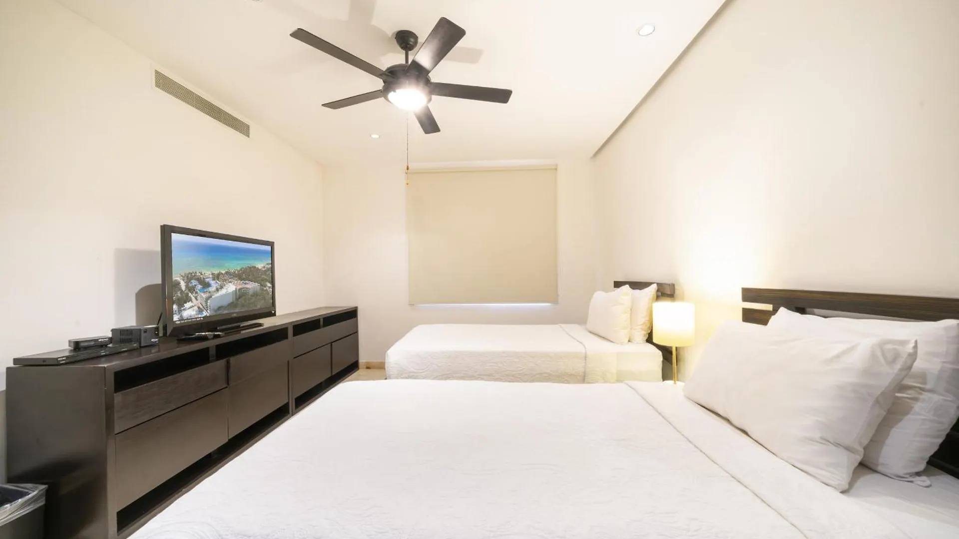 Infinity Pool And Private Beach Club - Luxury Complex The Elements Condos - Gh8 Playa del Carmen
